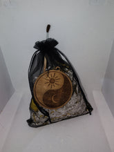 Load image into Gallery viewer, Reusable air freshener- Revolution yin yang