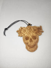 Load image into Gallery viewer, Reusable air freshener- Skull crown